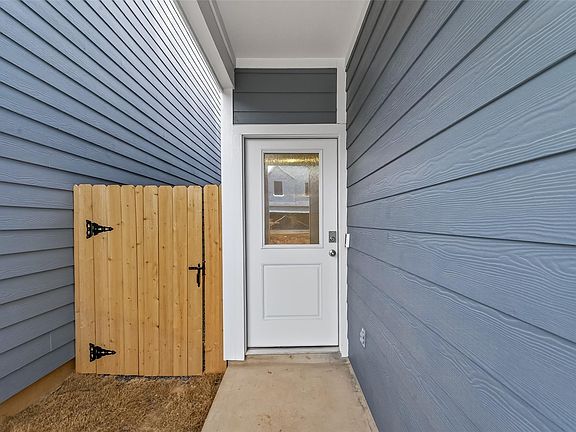 3rd image of 3539 Shearwater St