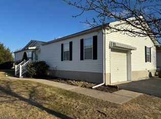7 Sunset Ct, Belvidere, NJ 07823