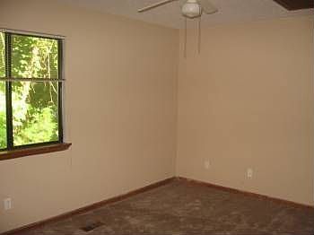 3rd image of 1826 Falconcrest Dr