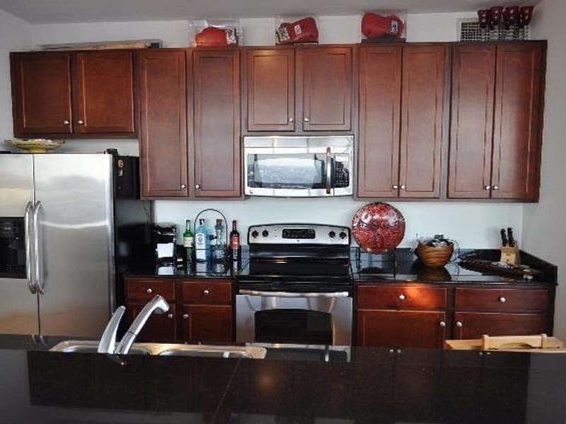 1st image of 100 E 14th St Ofc 1