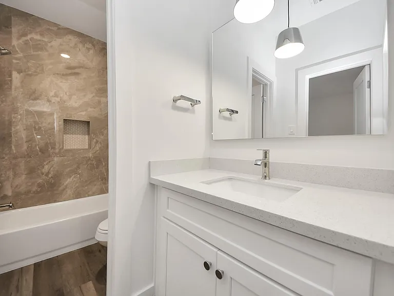 7504 Carver Rd #D — Photo 38