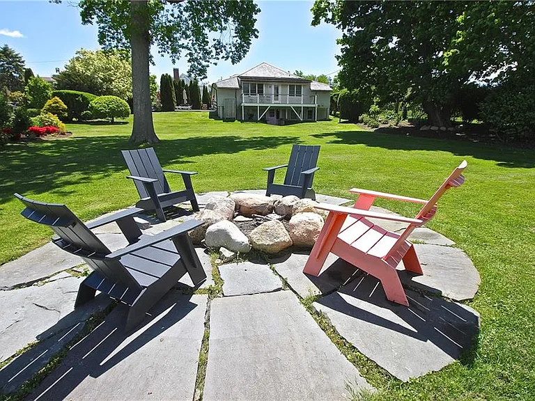 215 Coggeshall Ave — Photo 48
