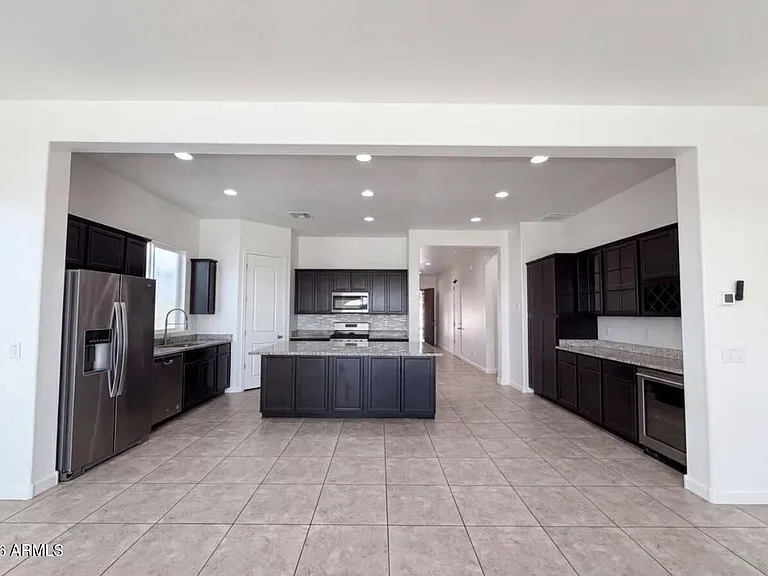 2528 N Comiskey Dr — Photo 8
