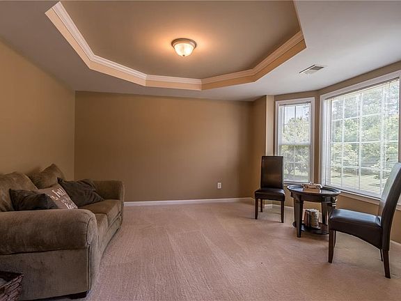 5th image of 905 Lindsay Ct