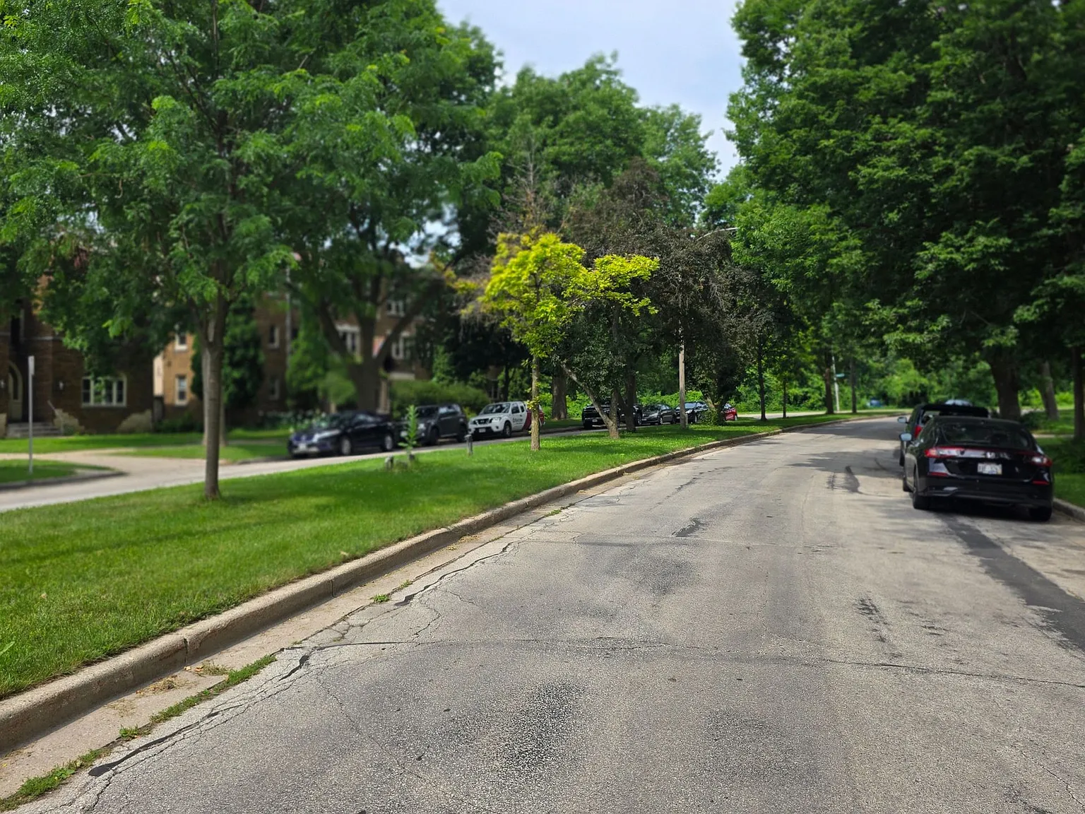 5425-33 W Martin Dr — Photo 4