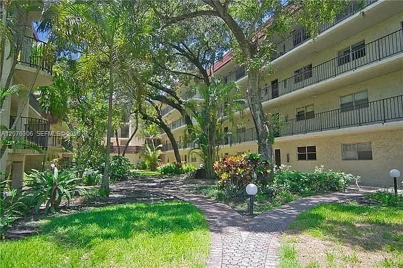 3280 Spanish Moss Ter #103