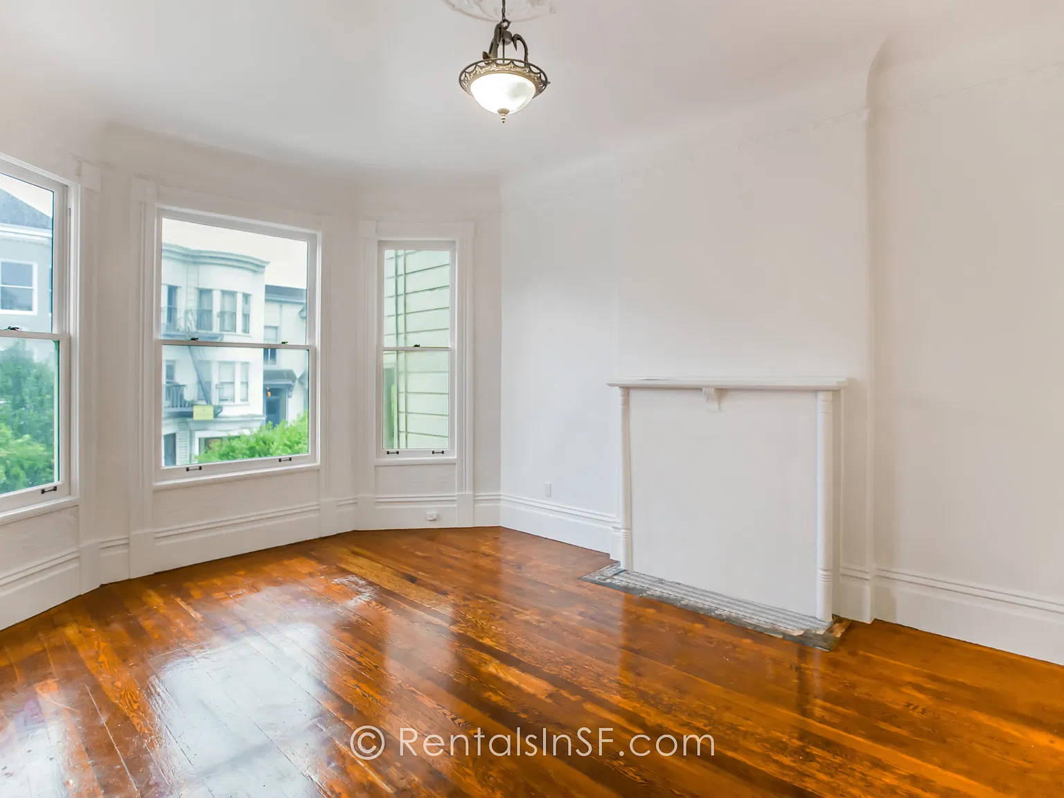 3 bed, 1.0 bath, 1600 sqft, $6,795 — Photo 3