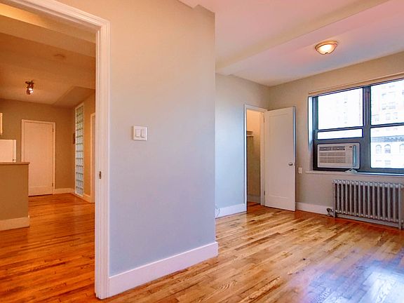 4th image of 11 Waverly Pl APT 11K