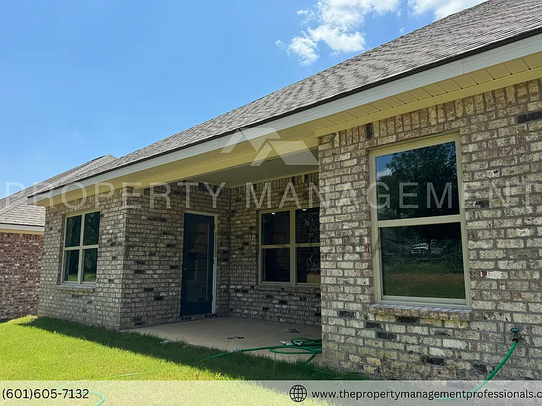 215 Serenity Lake Dr — Photo 25