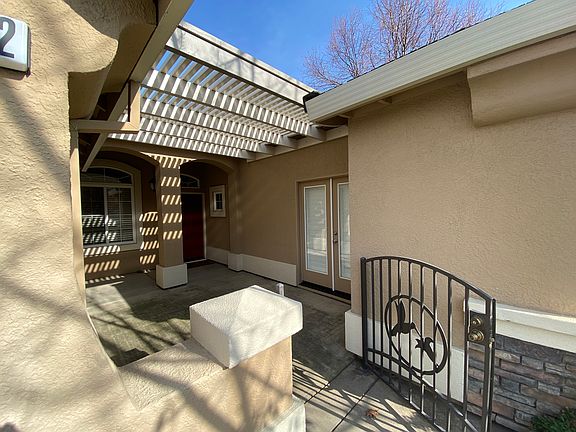 2nd image of 2142 Blackridge Ave