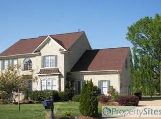 105 Vista Dr, Seaford, VA 23696