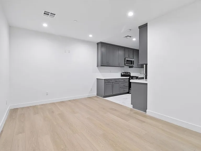10609 S Inglewood Ave — Photo 27