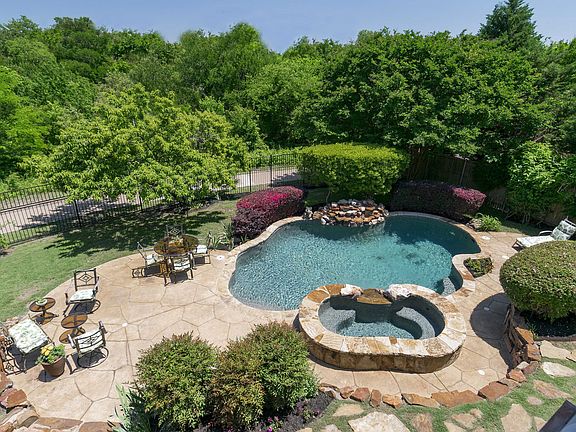 22_Backyard.jpg