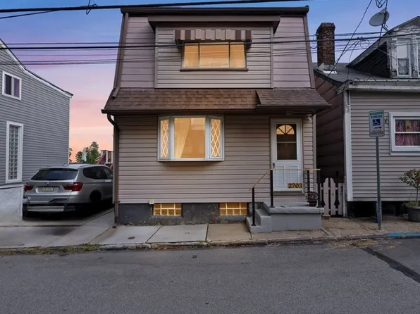 2703 Burham St S, Pittsburgh, PA 15203