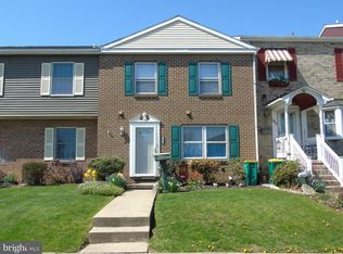 870 Woodlawn Dr, Chambersburg, PA