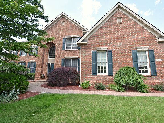 3rd image of 47590 Aberdeen Dr