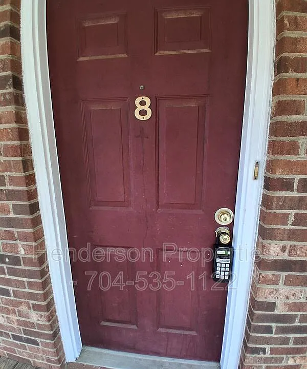 100 Fairway St #8