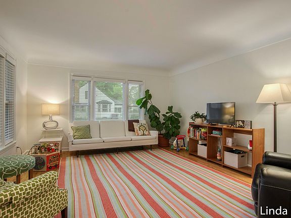 5th image of 1861 Gratiot St NW