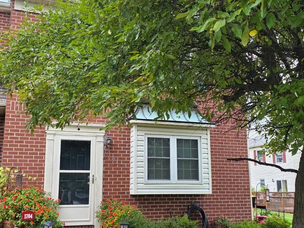 1704 Village Green Dr, Gilbertsville, PA 19525