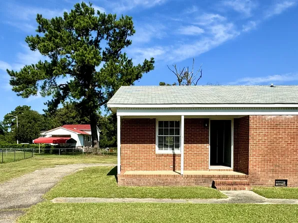 1104 Ayton Pl, Fayetteville, NC