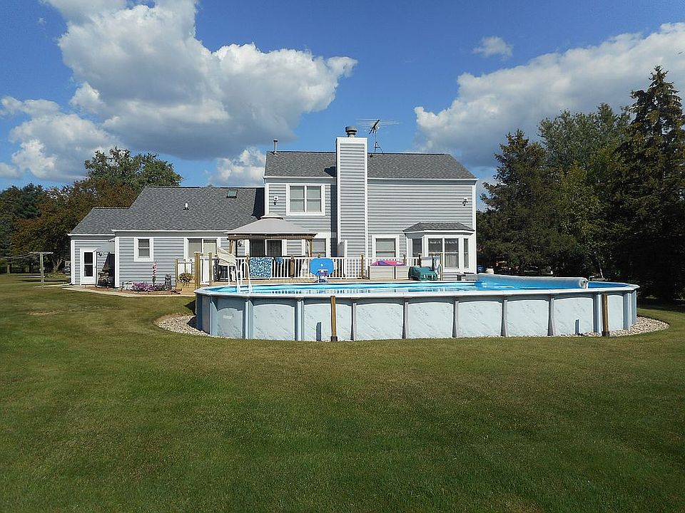 2nd image of 9N070 Oak Bluff Dr