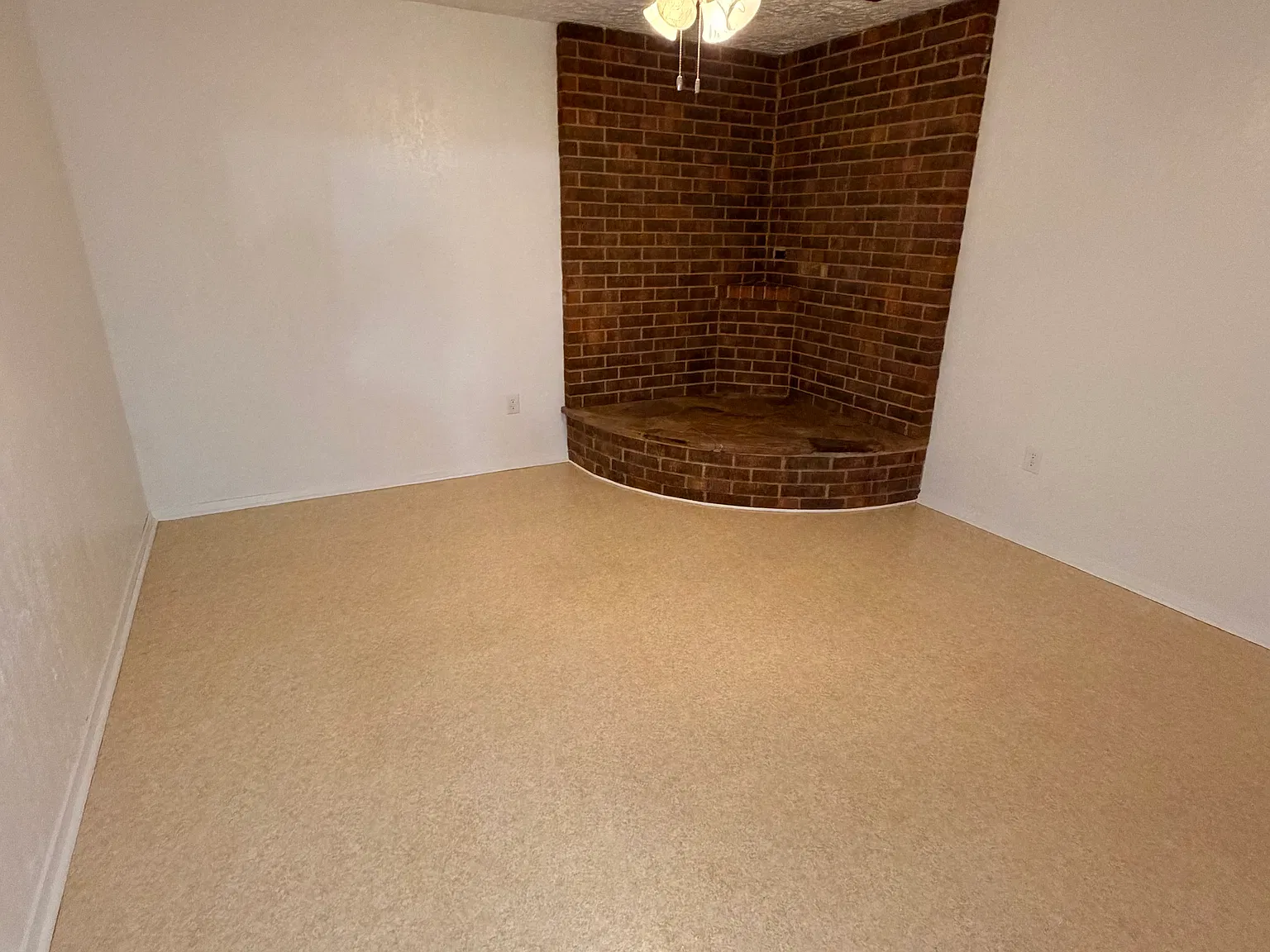 3 bed, 1325 sqft, $1,500 — Photo 4