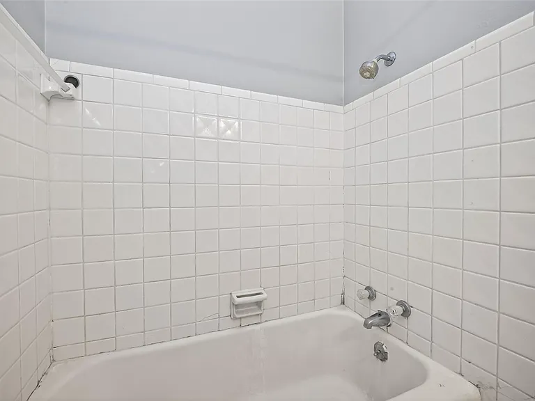 3731 Drake St — Photo 31