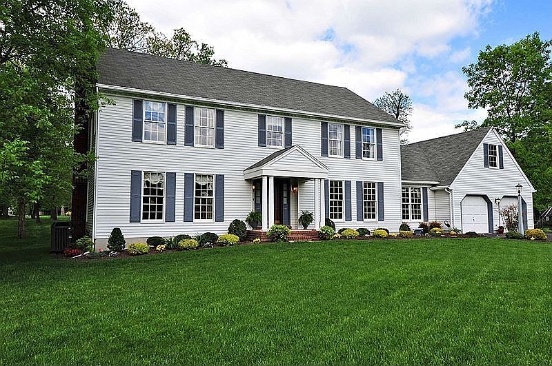 1st image of 8402 Heatherwood Ln