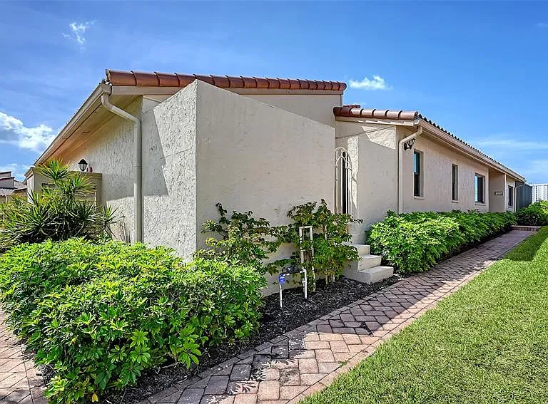 Harbour Oaks Dr — Photo 4