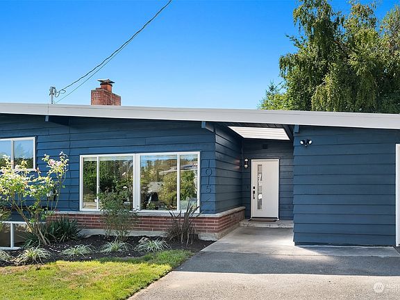 2nd image of 1015 166th Avenue SE