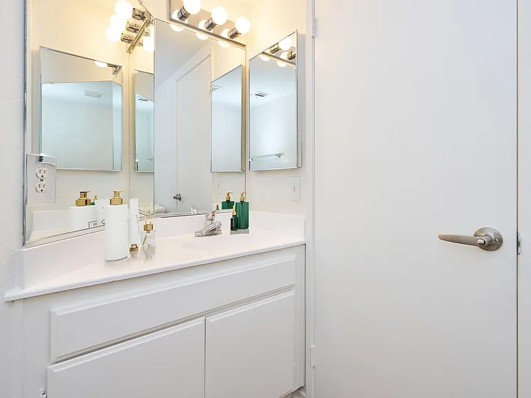 River Ranch Townhomes & Apartments — Photo 48
