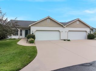 337 Golfview Ln, Elk Rapids, MI 49629