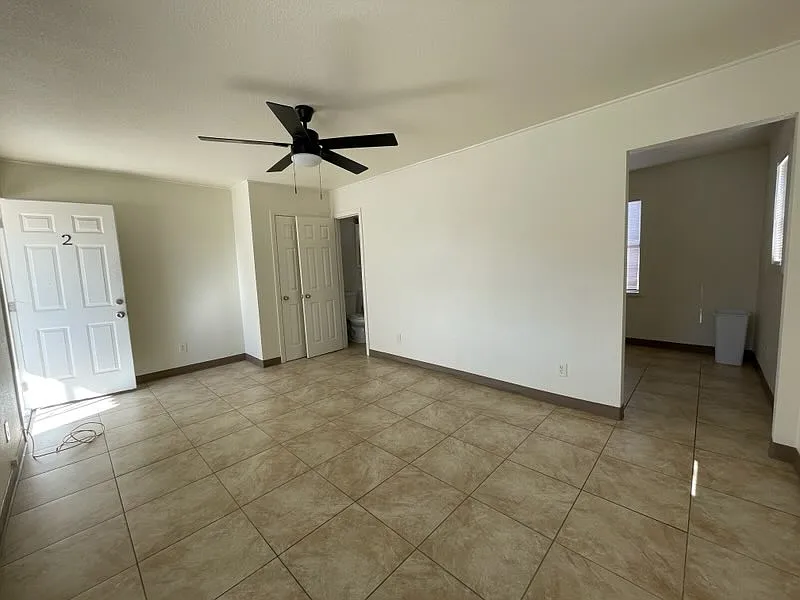 Studio, 550 sqft, $675 — Photo 3