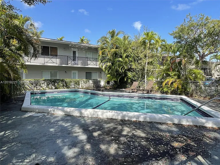 95 Edgewater Dr #207 — Photo 16