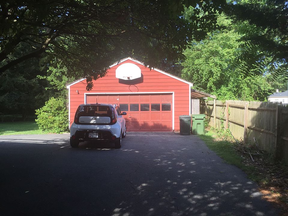 2nd image of 3805 Montrose Dr