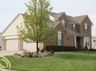 10287 Wellington Dr, Clarkston, MI 48348