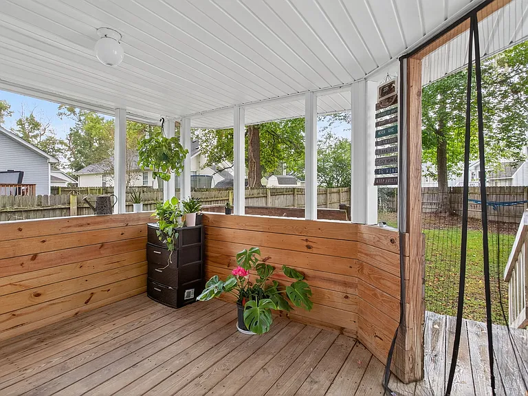 203 Teal Ct — Photo 17