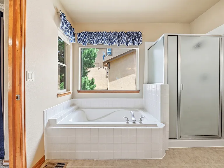 1630A Oakmont Dr — Photo 25