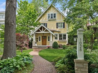 1028 Elmwood Ave, Wilmette, IL