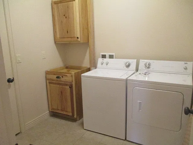 323 S 3525 W — Photo 16
