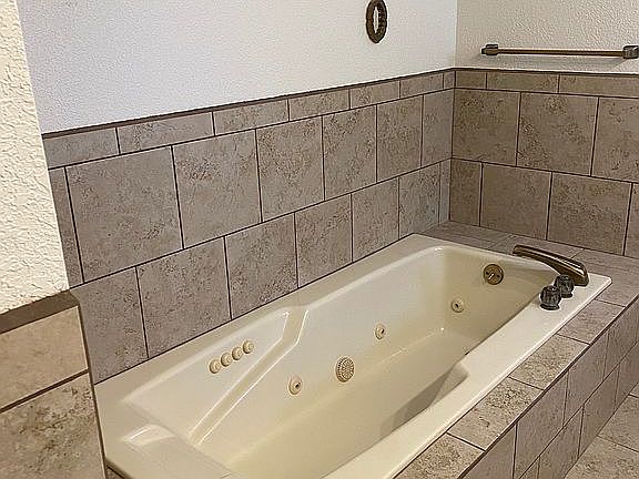  LONG master jetted tub