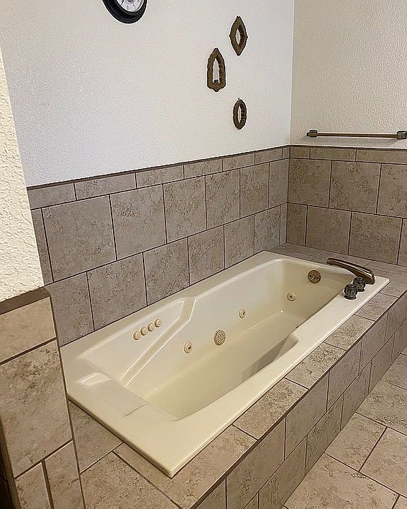  LONG master jetted tub
