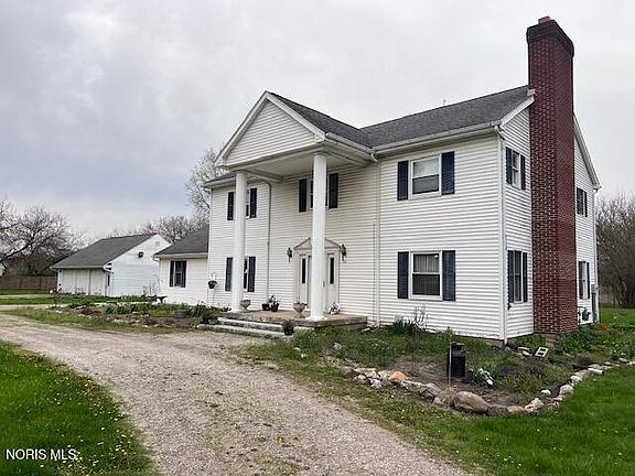 3rd image of 22899 W Hellwig Rd