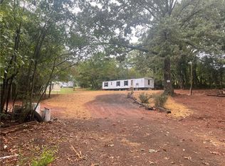 106 Fernwood Dr, West Union, SC 29696