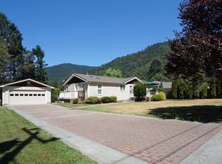 457 Sunset Ln, Willow Creek, CA 95573