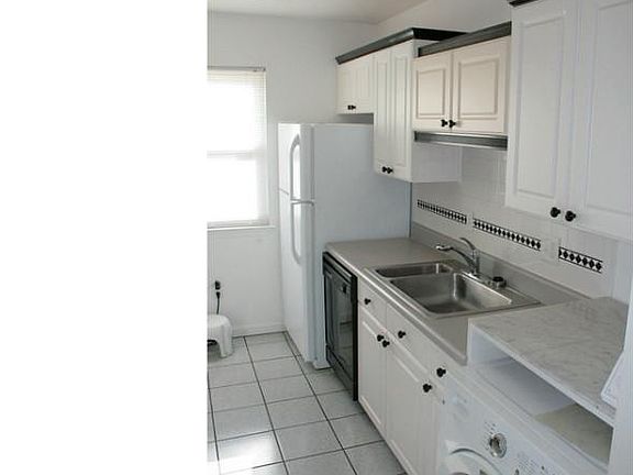 2nd image of 931 Maryland Ave