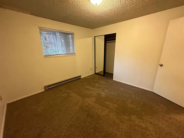 2000 Knox Ave — Photo 10