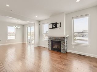 8334 Goldenrod Ln N, Maple Grove, MN 55369