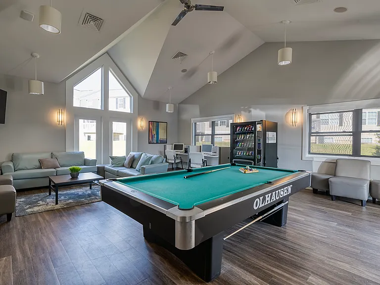 The Paddock Townhomes - Student Living Priced Per Room — Photo 10