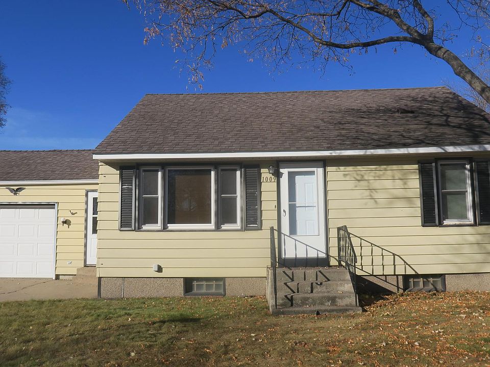 1st image of 1009 32nd Ave N